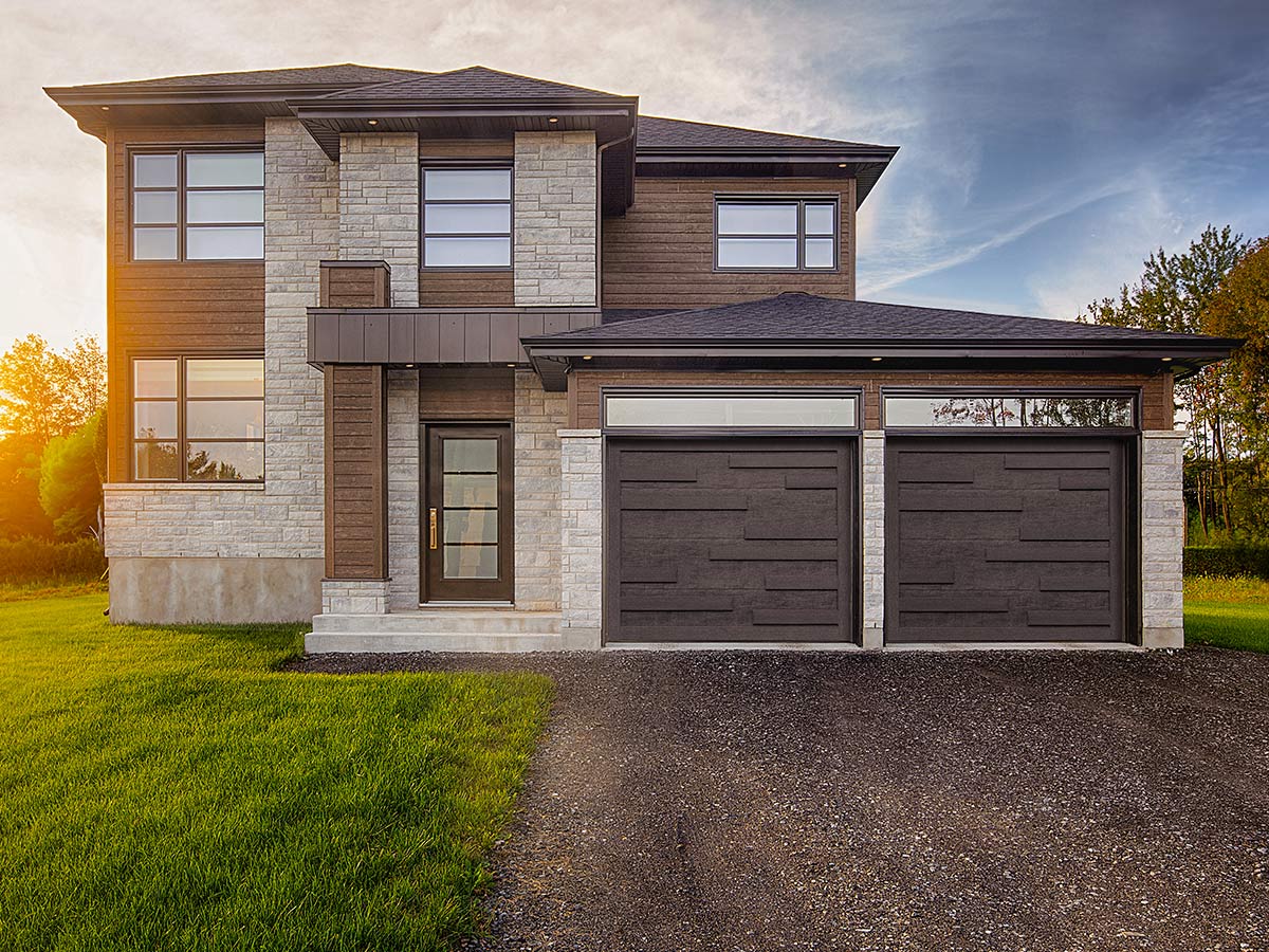 Residential garage door by 4-T Door Systems